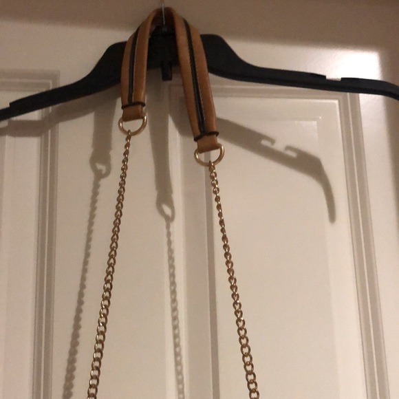 NEW WITHOUT TAG, brown with tassel synthetic leather bag - Picture 3 of 7